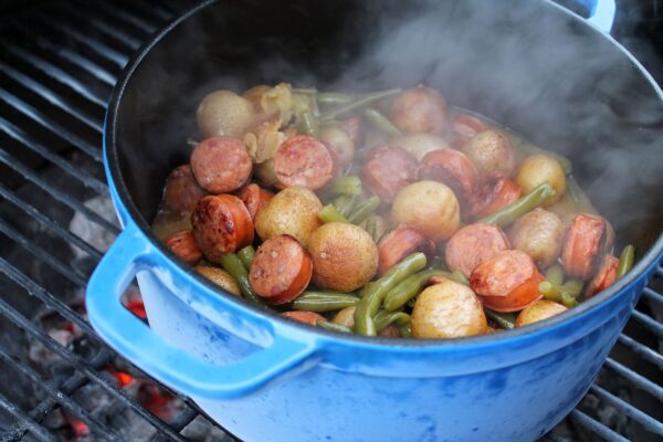 Polish sausages with potatoes and green beans